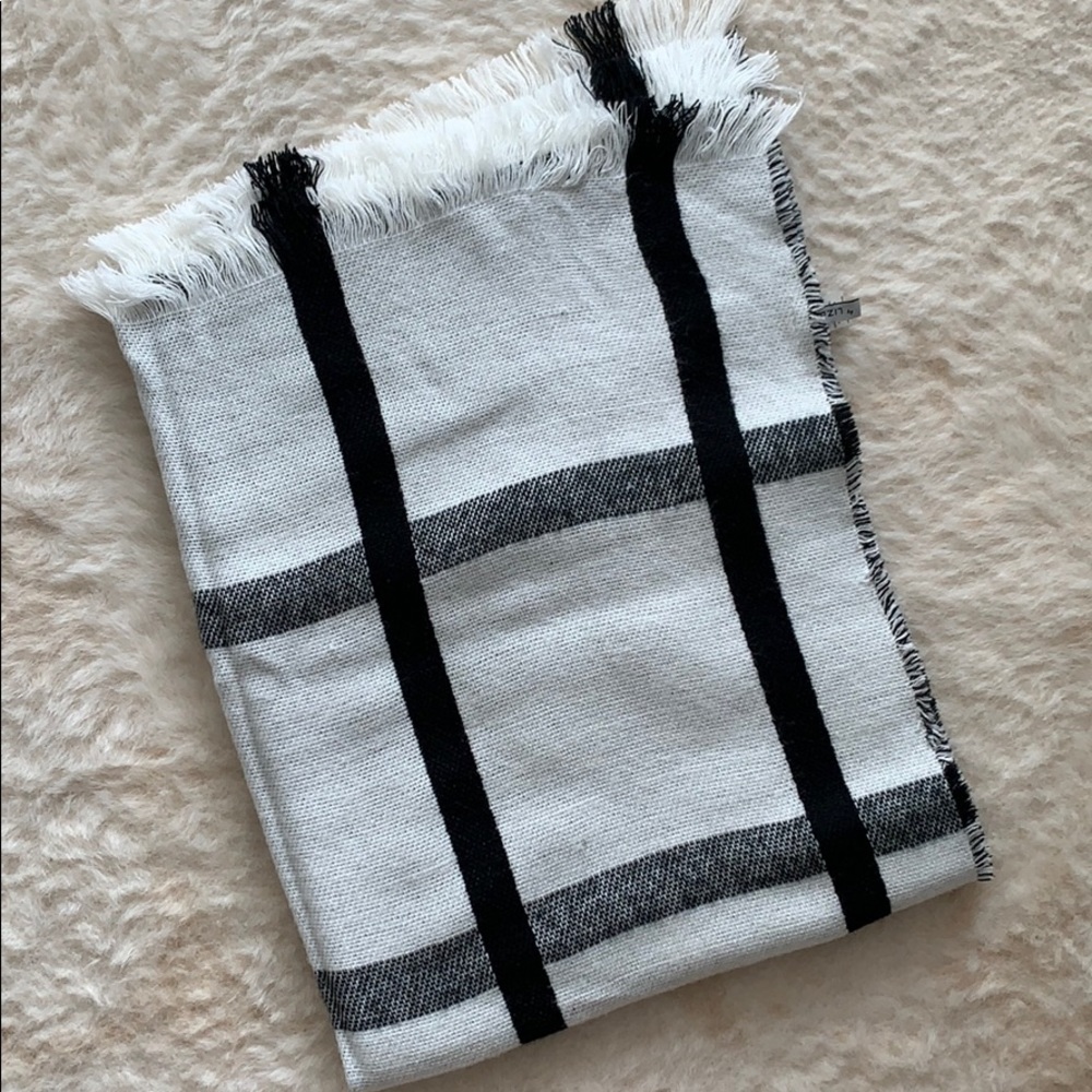 Reversible plaid scarf! Extra soft.